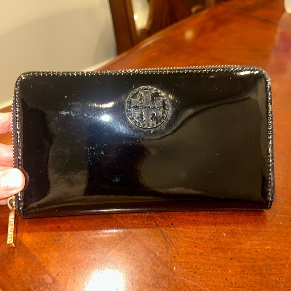Tory Burch wallet